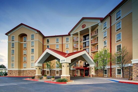 There are many different lodging options available near Albuquerque, New Mexico.